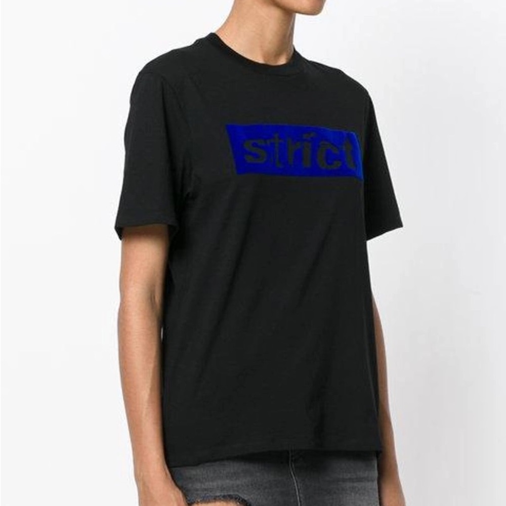Crew Neck T-shirt With Strict Patch In Black
